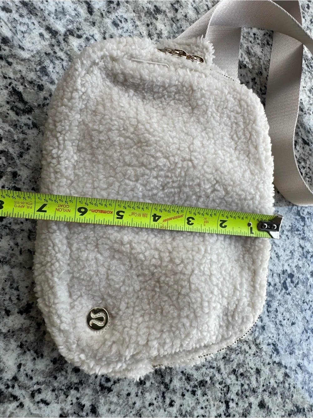 lululemon Everywhere Belt Bag Sherpa Fleece Beige Zip Waist Pack 3 Pockets